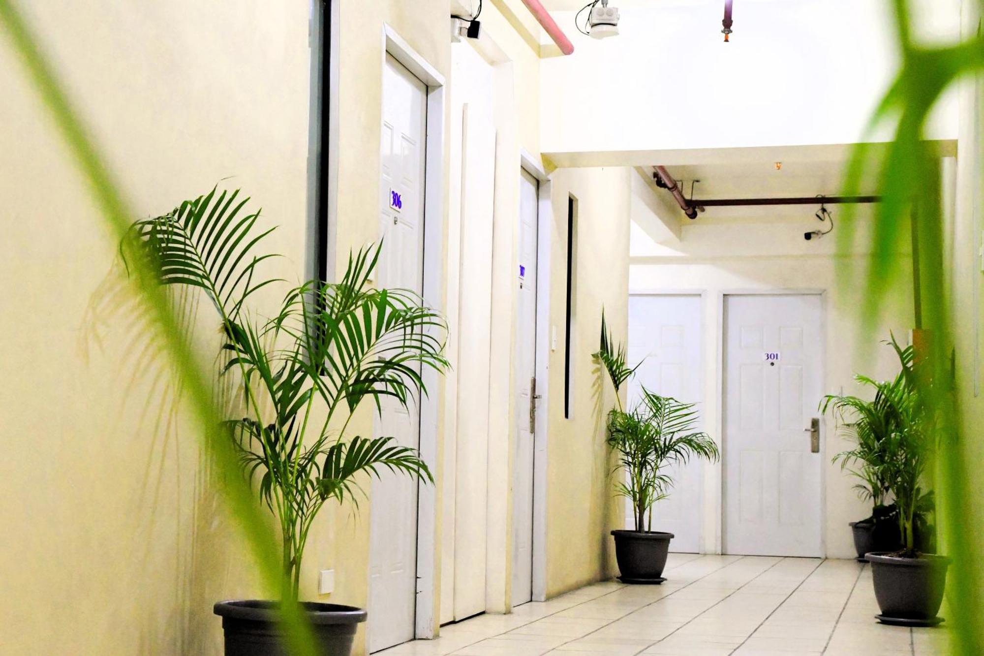 Arzo Hotel Makati Makati City Buitenkant foto