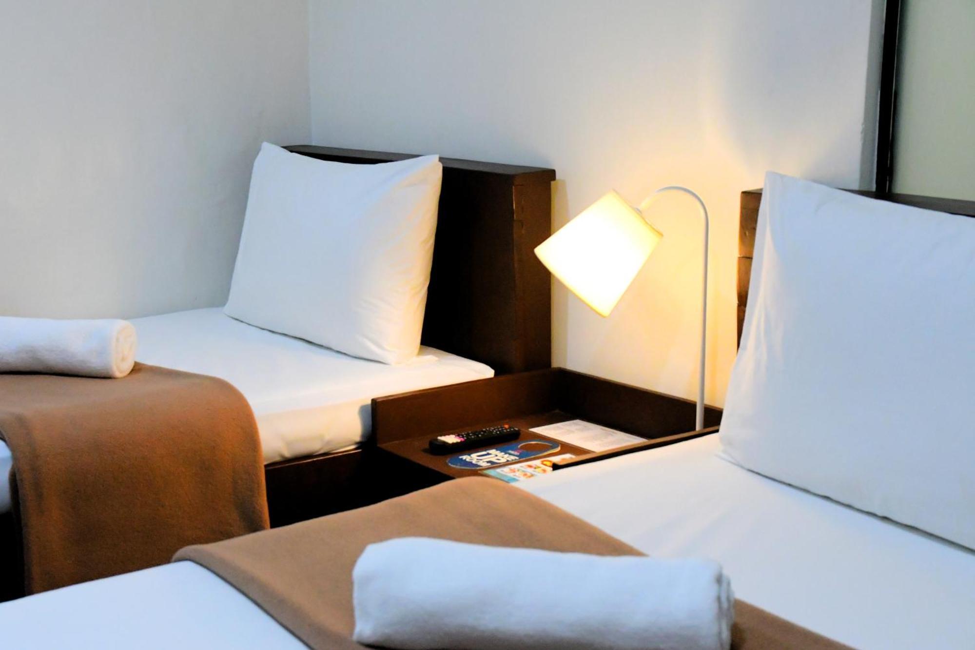 Arzo Hotel Makati Makati City Buitenkant foto