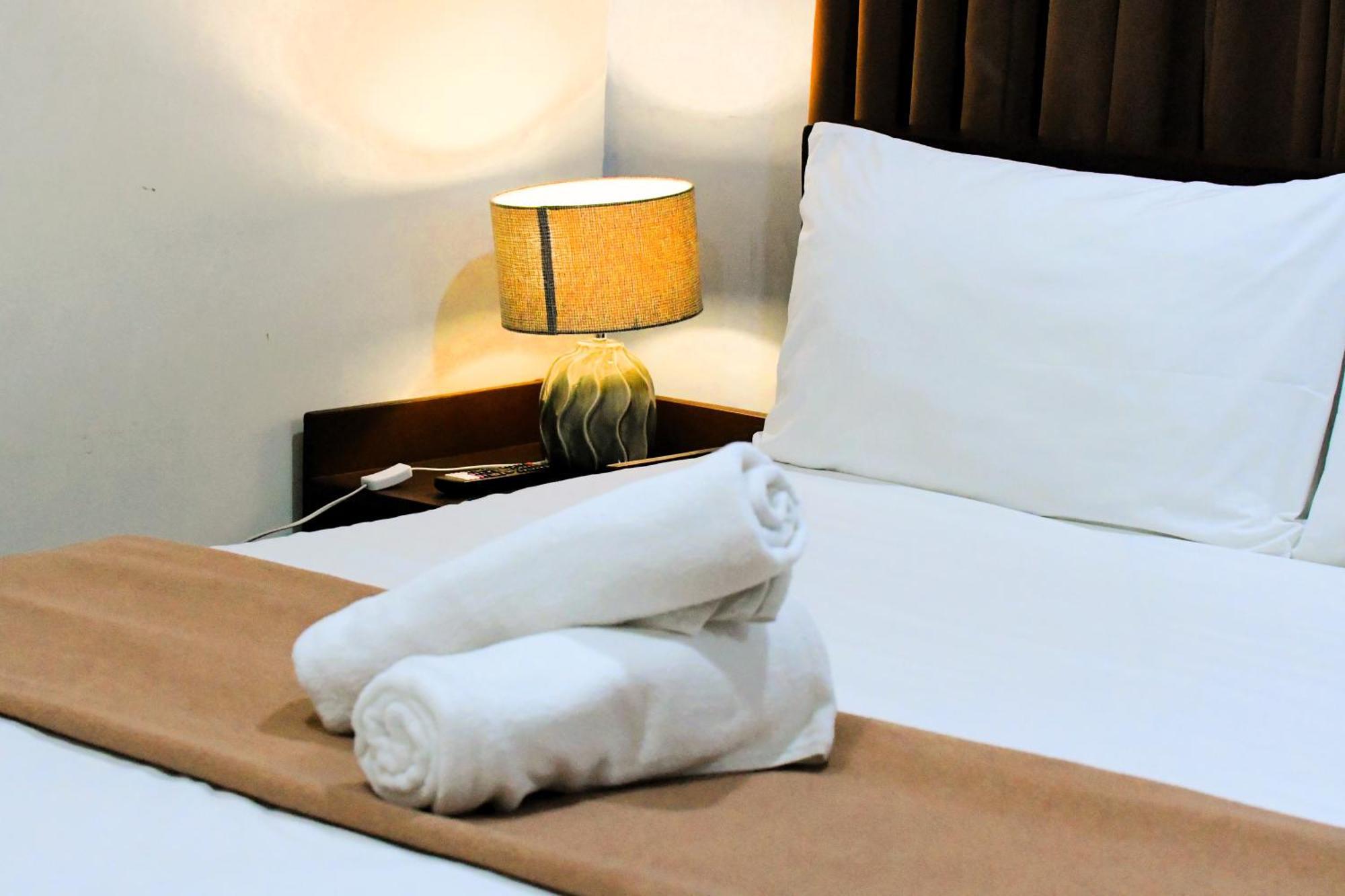 Arzo Hotel Makati Makati City Buitenkant foto