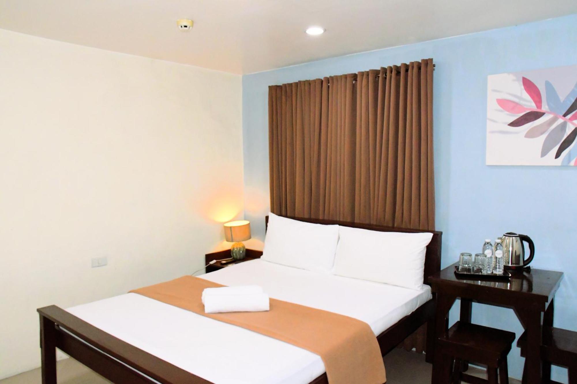 Arzo Hotel Makati Makati City Buitenkant foto